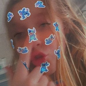 Meet your Posher, Elise